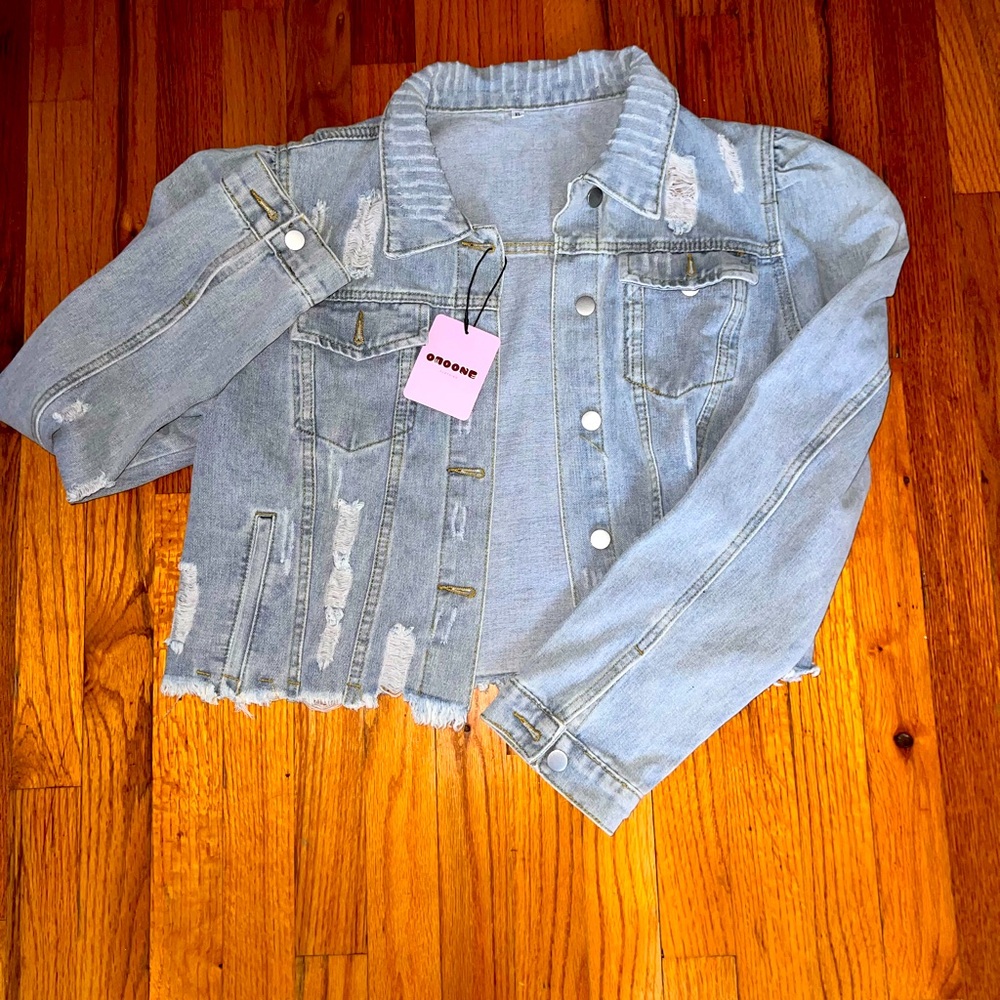 Adorable Cropped XL Light Wash Denim Jacket